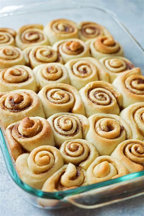 BEST Mini Cinnamon Rolls {In just 90 minutes!} | Lil' Luna