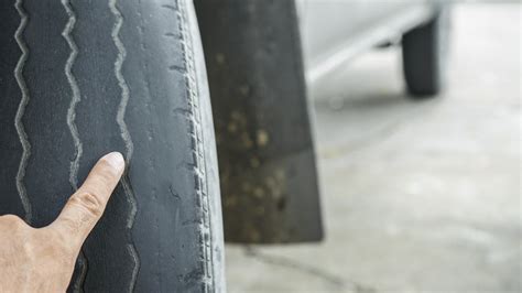 5 Crucial Warning Signs That Your Tires Definitely Need To Be Replaced