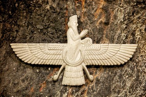 Faravahar :: The Guardian Spirit . The primary Symbol Of the Ancient ...