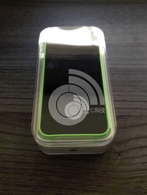 Packaged iPhone 5C Surfaces Again in Multiple Colors, Video Shows ...