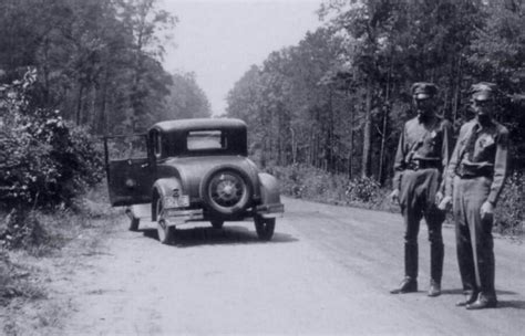 Bonnie And Clyde's Death — And The Grisly Photos From The Scene