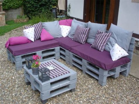 17 Most Creative Ideas To Make Cozy Pallet Corner Sofa