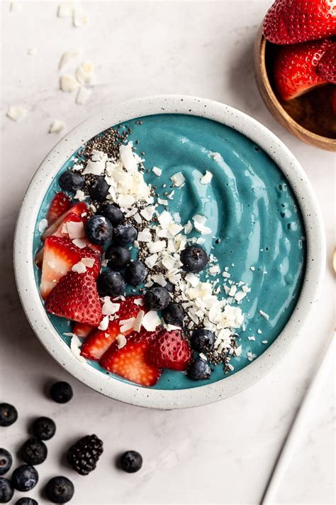 Blue Spirulina Smoothie - Food with Feeling