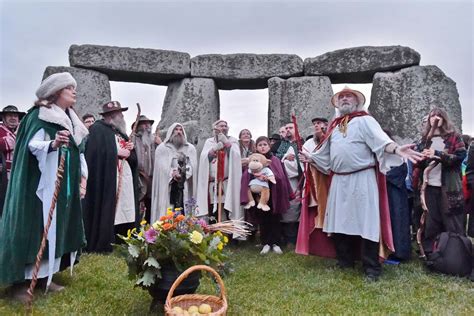 Stonehenge, Druids and Foam Swords - Nomadical Sabbatical