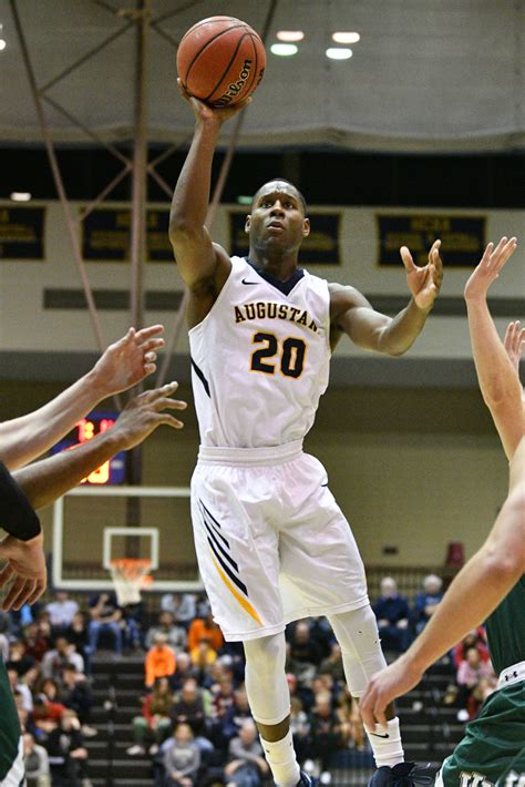 Thrilling win for Augustana men | College Basketball | qctimes.com