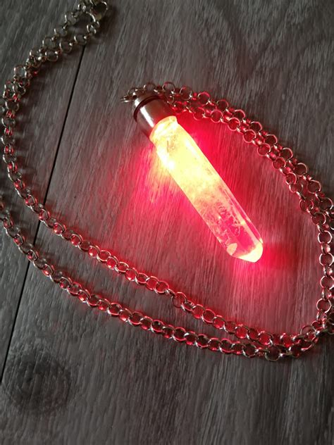 Kyber crystal pendant with light- RED - Geek and Artsy