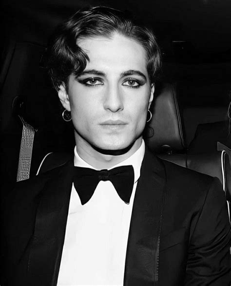 Pin by maneskin.fanzone on American Music Awards | Beautiful men, Emcee ...