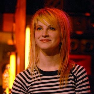 Hayley Williams of Paramore's Best Hair Colors, Cuts, and Styles — See ...