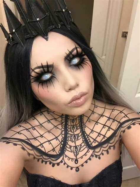 Love this dark queen makeup!! | Halloween makeup, Halloween costumes ...