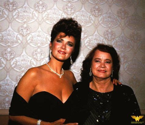 lynda carter and her mom | demoiselle | Lynda carter, Passed away, Siblings