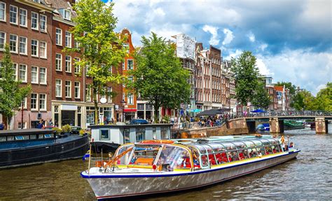 One Day Hop On & Off Canal Cruise Tour in Amsterdam