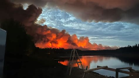 Wildfires in Northwest Territory prompt evacuations | CTV News