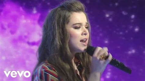 Hailee Steinfeld – Rock Bottom (Live On Good Morning America) ft. DNCE ...