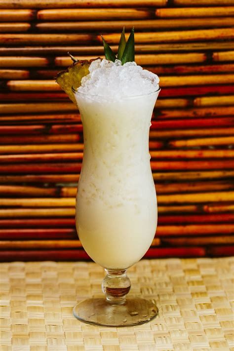 6 Things You Should Know About the Piña Colada Boozy Drinks, Frozen ...