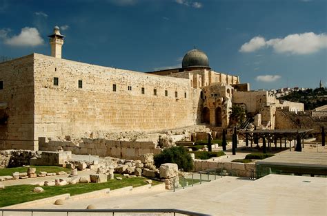 Masjid Al-Aqsa: The Incredible Night Journey - IslamiCity