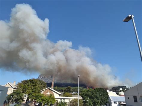 'Out of control' fire moves towards UCT after gutting part of Rhodes ...