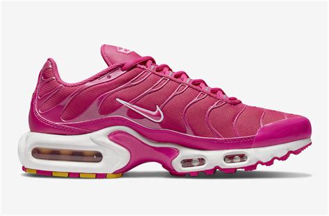 Nike Air Max Plus Pink Prime DR9886-600 Release Date - SBD