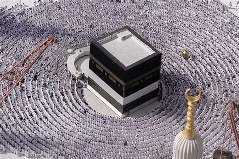 See the grand scale of the Hajj pilgrimage as 2 million Muslims ...