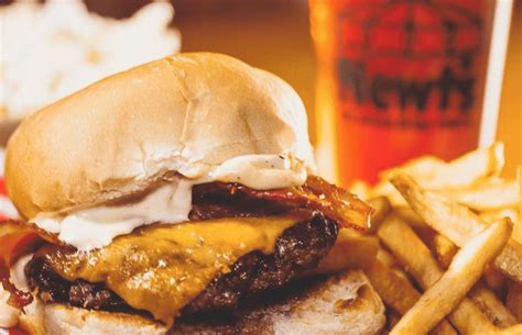 The 25 Best Burgers In Minnesota | Enjoy Travel