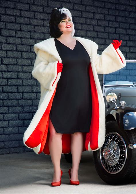 Plus Size Deluxe Cruella De Vil Coat Costume for Women