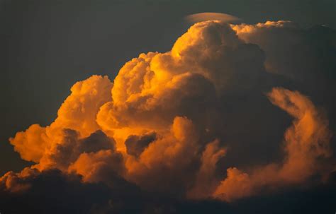 Top of a thunderstorm at sunset : r/WeatherPorn