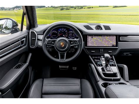 2025 Porsche Cayenne: 57 Interior Photos | U.S. News