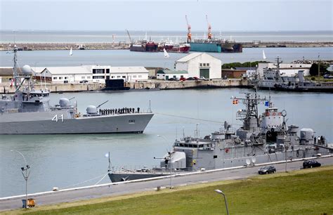 Argentina Steps Up Search for Missing Submarine - WSJ