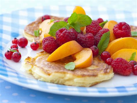 Pancakes with Summer Fruit recipe | Eat Smarter USA