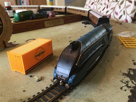 My Mallard and it’s record breaking train : r/modeltrains