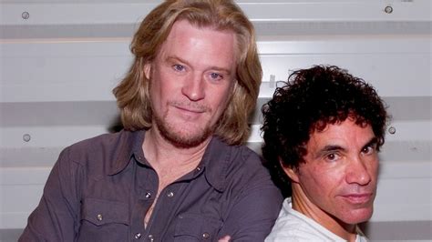 Hall & Oates are locked in a secret legal battle. Here's what we know ...