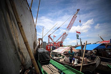 A glance at the Giant Sea Wall construction in Jakarta Bay - OBSERVER ...