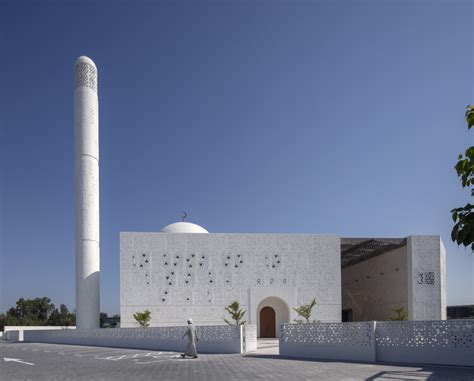 Mosque of Mohamed Abdulkhaliq Gargash / Dabbagh Architects | ArchDaily