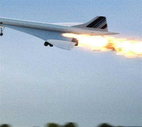 25 Images of the Disastrous Concorde Crash of 2000