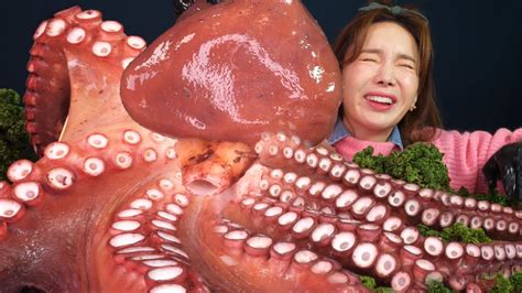 [Mukbang ASMR] 레전드! 16KG 역대급 초대왕 문어 먹방🐙 16KG Biggest Octopus Eatingshow ...