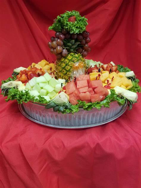 Fruit Centerpieces – Medium – Pollard's Chicken