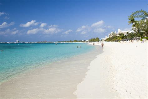 Seven Mile Beach auf Grand Cayman, Cayman-Inseln | Franks Travelbox