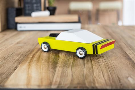 The American Classics Of The '60s Inspired These Modern Wooden Toy Cars ...