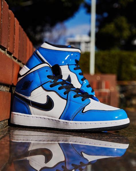 Air Jordan 1 Mid SE Signal Blue - Pk-Kicks