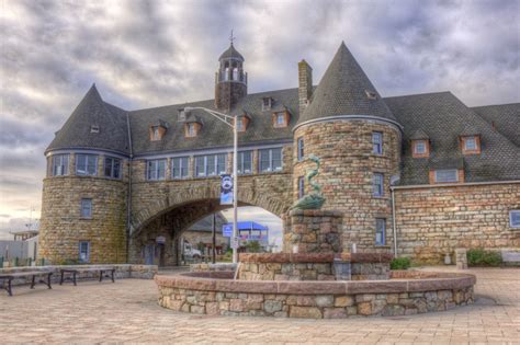 Narragansett Towers - Narragansett, RI | University of rhode island ...