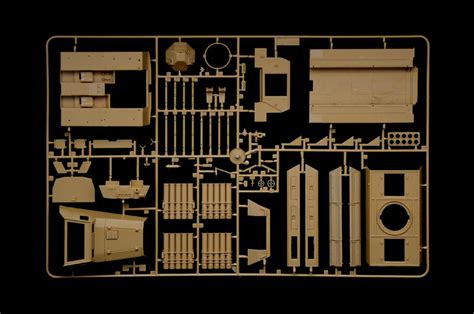 1/35 15 cm Panzerwerfer 42 auf sWS - Model Kit | at Mighty Ape NZ