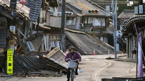 Japan earthquake damage photos: Buildings collapse in Wajima, Ishikawa