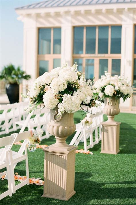 Fresh and Classic Wedding Hydrangeas