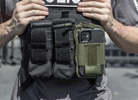 Tactical Gear: The Whole Story Behind MOLLE Pouch System