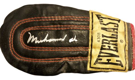 Muhammad Ali Autographed Black Everlast Old Vintage Boxing Gloves, Rar ...