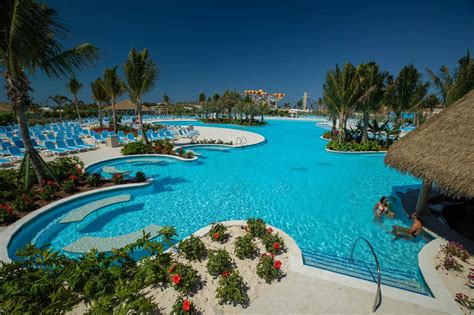 Insider Tips to Oasis Lagoon Pool at Perfect Day at CocoCay ...