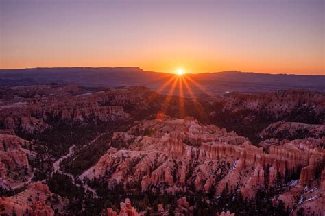 The Best Viewpoint to Watch the Sunrise at Bryce Canyon - Travelffeine