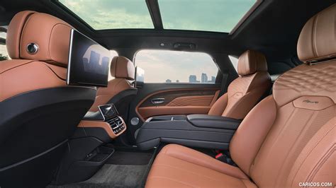 Bentley Bentayga Extended Wheelbase | 2023MY Artistic (Color: Portofino ...