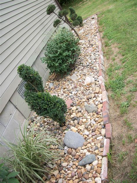 Front Yard Landscaping Ideas Low Maintenance Small Rock Garden Ideas ...