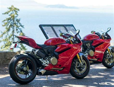 Ducati 1299 Panigale S vs Ducati 1299 Panigale R