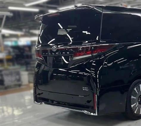 Toyota Vellfire 2023 Rear - Paul Tan's Automotive News